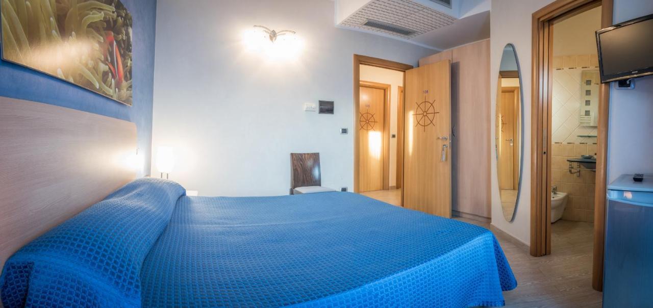 Hotel Mirage Torre Santa Sabina Zimmer foto